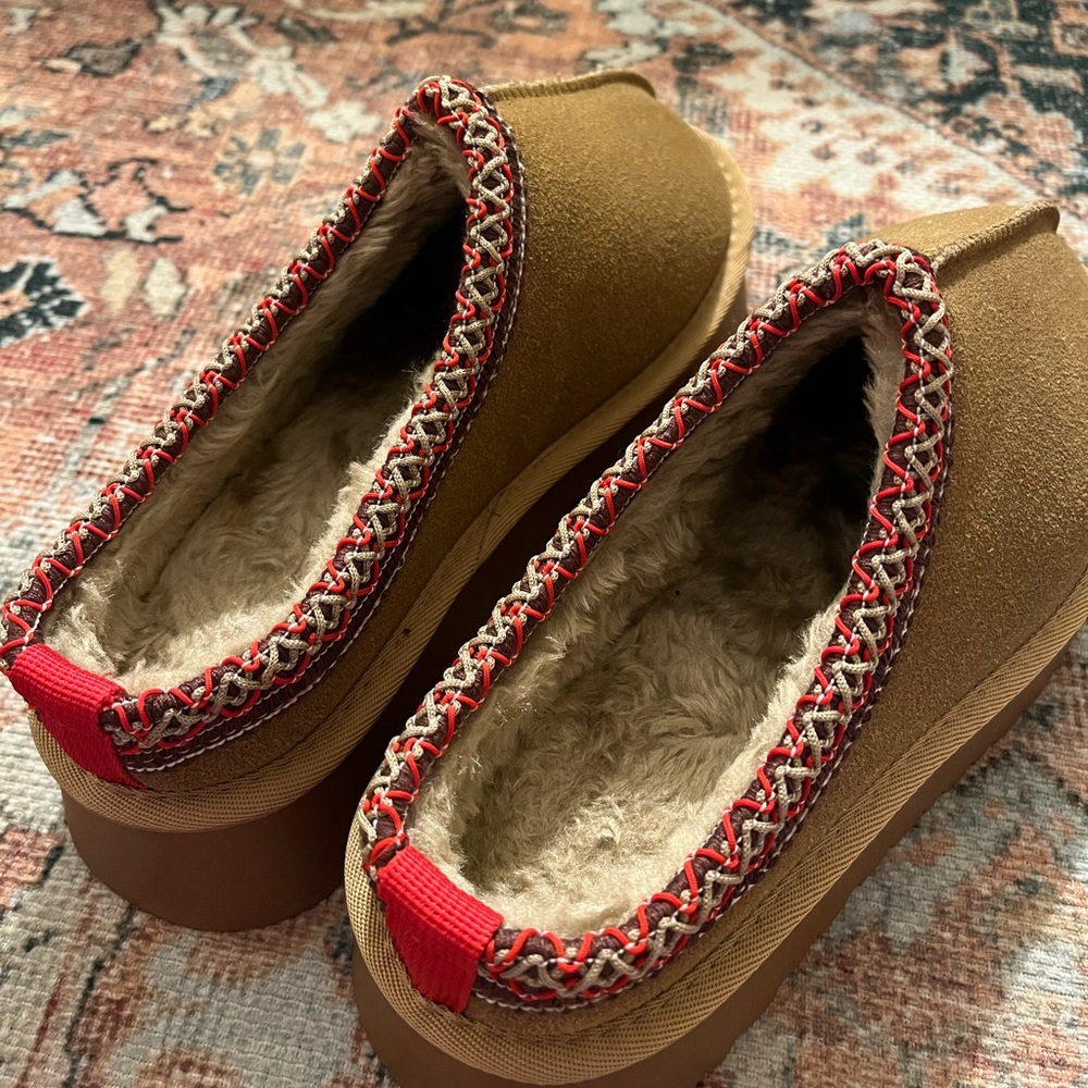 Off brand UGG slides